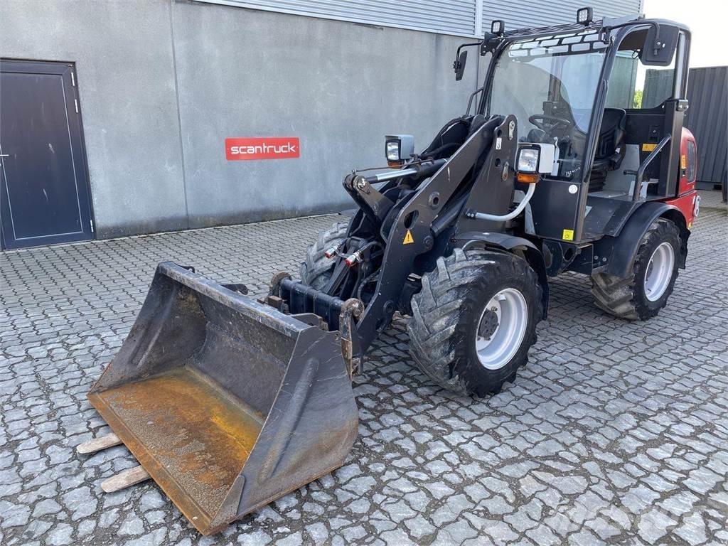 Weidemann 2070 Mitmeotstarbelised laadurid