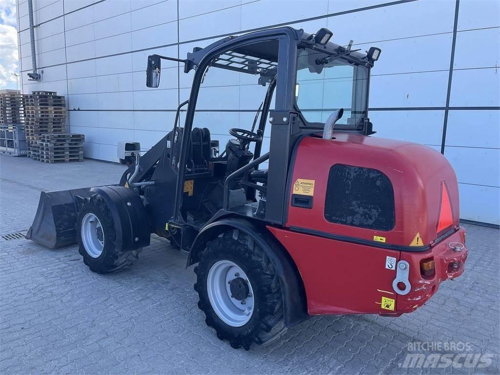 Weidemann 2070 Mitmeotstarbelised laadurid