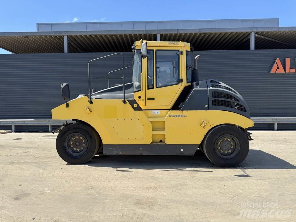 Bomag BW 25 RH Pneumorehvidega rullid