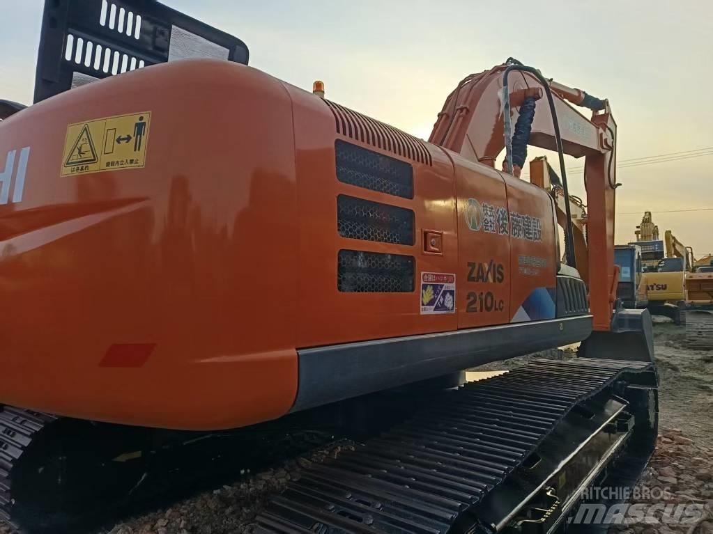 Hitachi ZX210LC Roomikekskavaatorid