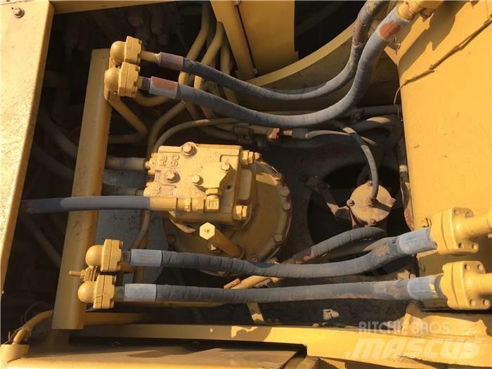 CAT 320 C Roomikekskavaatorid