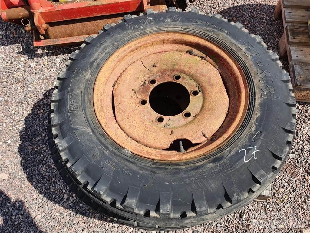 BKT 7.5-20 Rehvid, rattad ja veljed