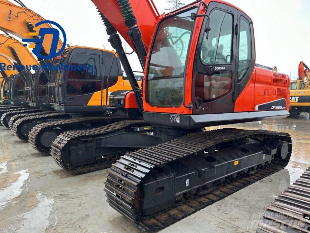 Doosan DX 225 LC-9C Roomikekskavaatorid