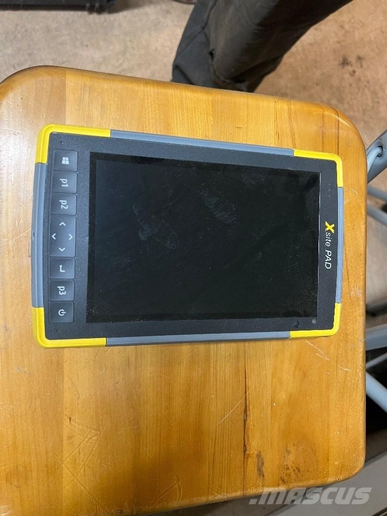 Komatsu PW 158-11 E0 Ratasekskavaatorid