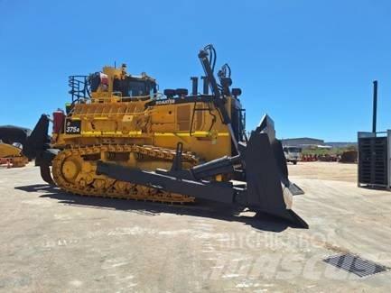 Komatsu D 375 A-8 Buldooserid