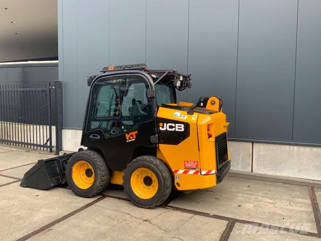 JCB 155 Kompaktlaadurid