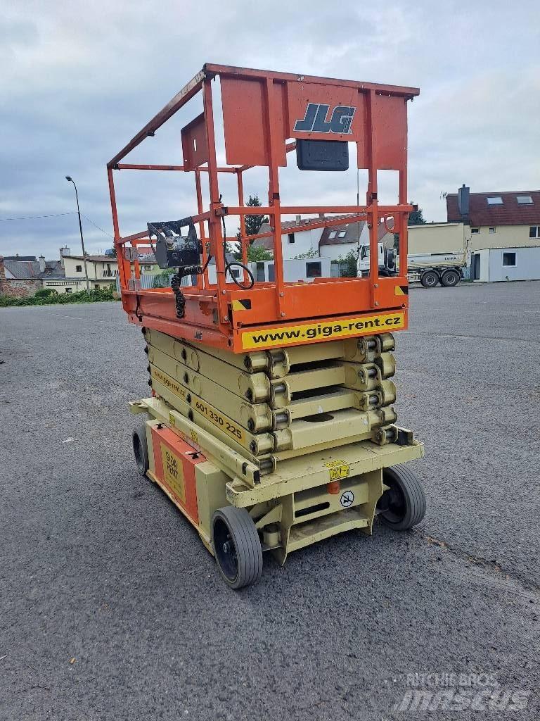 JLG 10rs Käärtõstukid