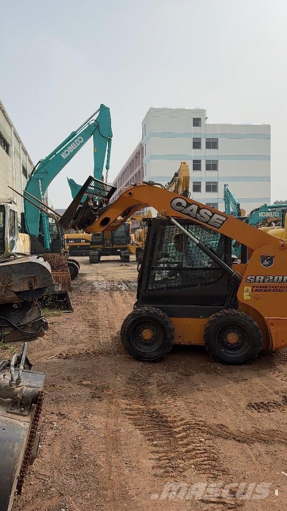 CASE SR200 Kompaktlaadurid