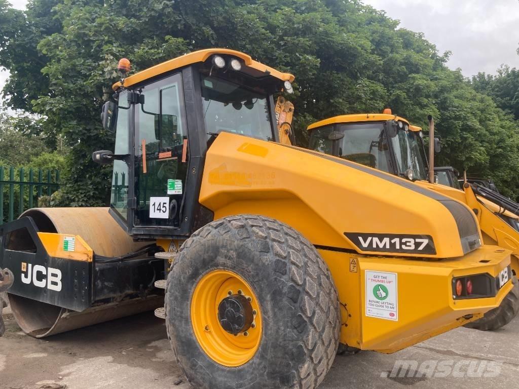 JCB VM137 2015 Ühe trumliga rullid