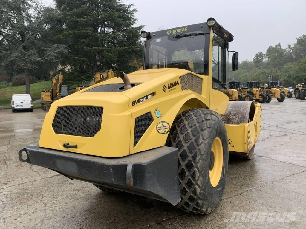 Bomag BW 216 D H-5 Ühe trumliga rullid