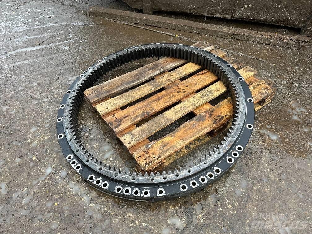 CAT 323 slew ring Sillad