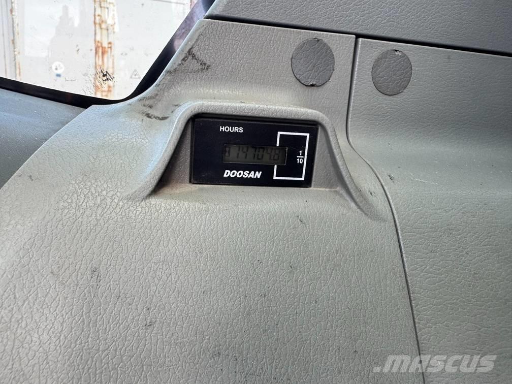 Doosan DX 300 LC-3 Roomikekskavaatorid