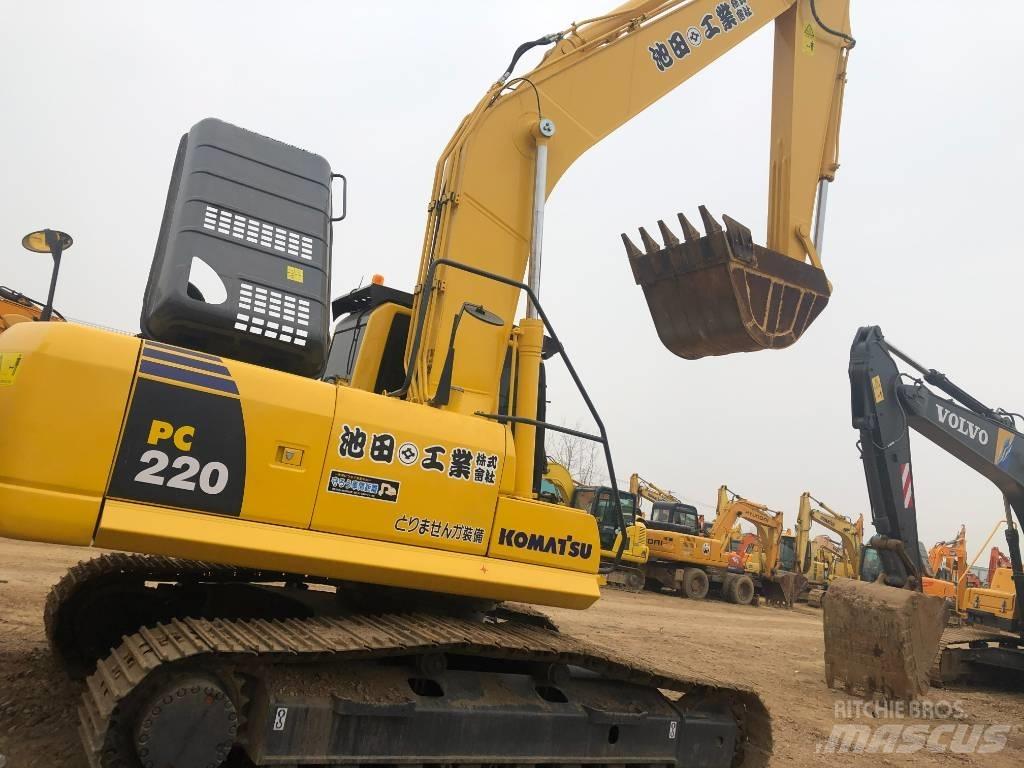 Komatsu 220-8 Roomikekskavaatorid