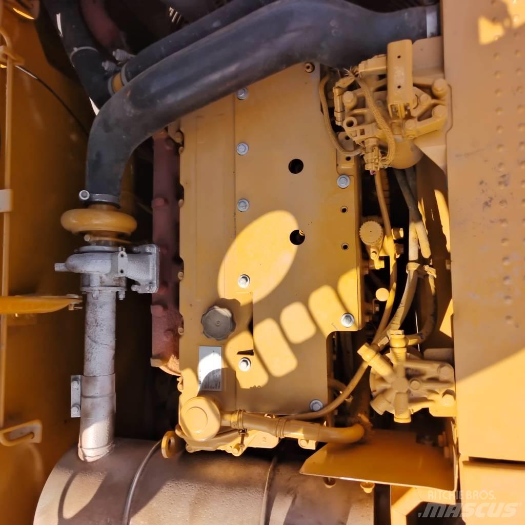 CAT 320 D Roomikekskavaatorid