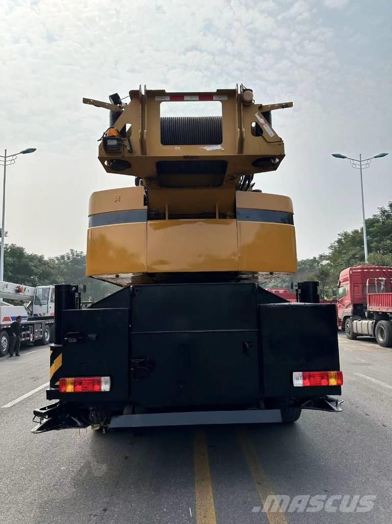 Sany STC1000T Maastikutõstukid