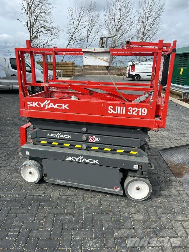 SkyJack SJ 3219 Käärtõstukid