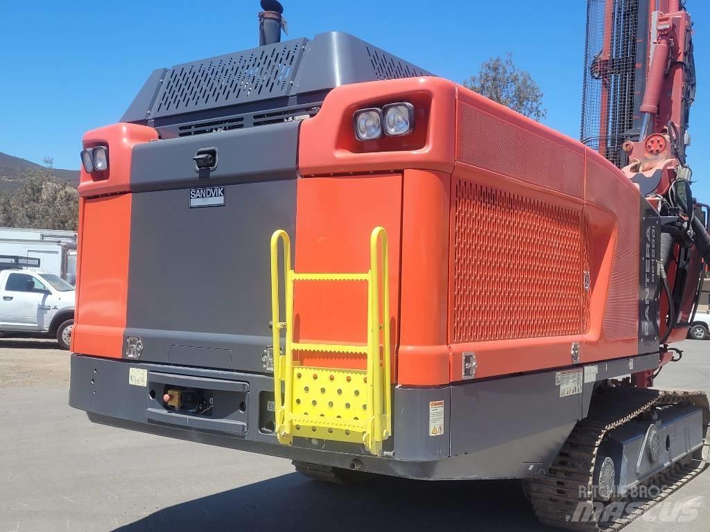 Sandvik DP 1500 i Vertikaalsed puurmasinad