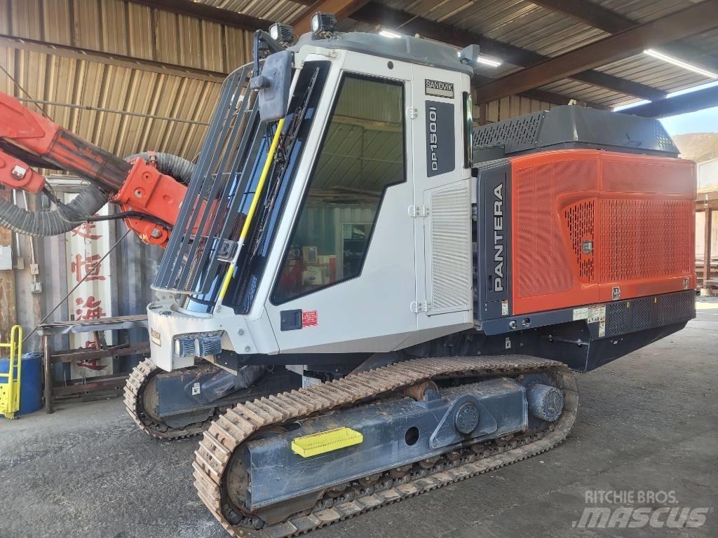 Sandvik DP 1500 i Vertikaalsed puurmasinad