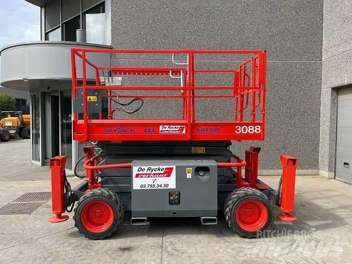 SkyJack SJ6832RT Käärtõstukid