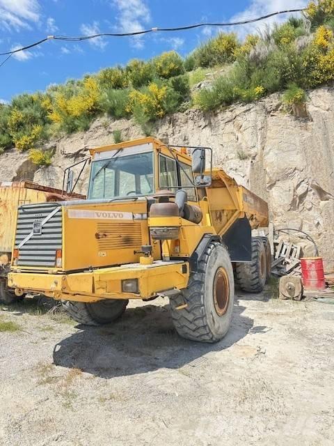 Volvo A 25 C Liigendraamiga pinnaseveokid