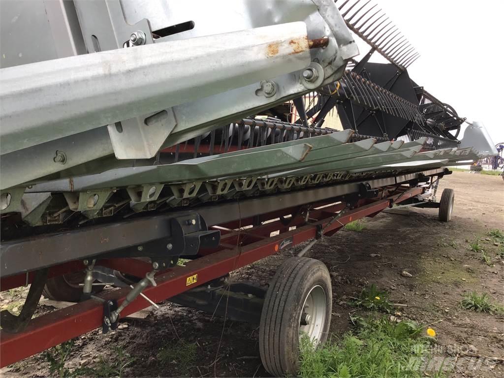 Case IH 3100 Kombainide heedrid