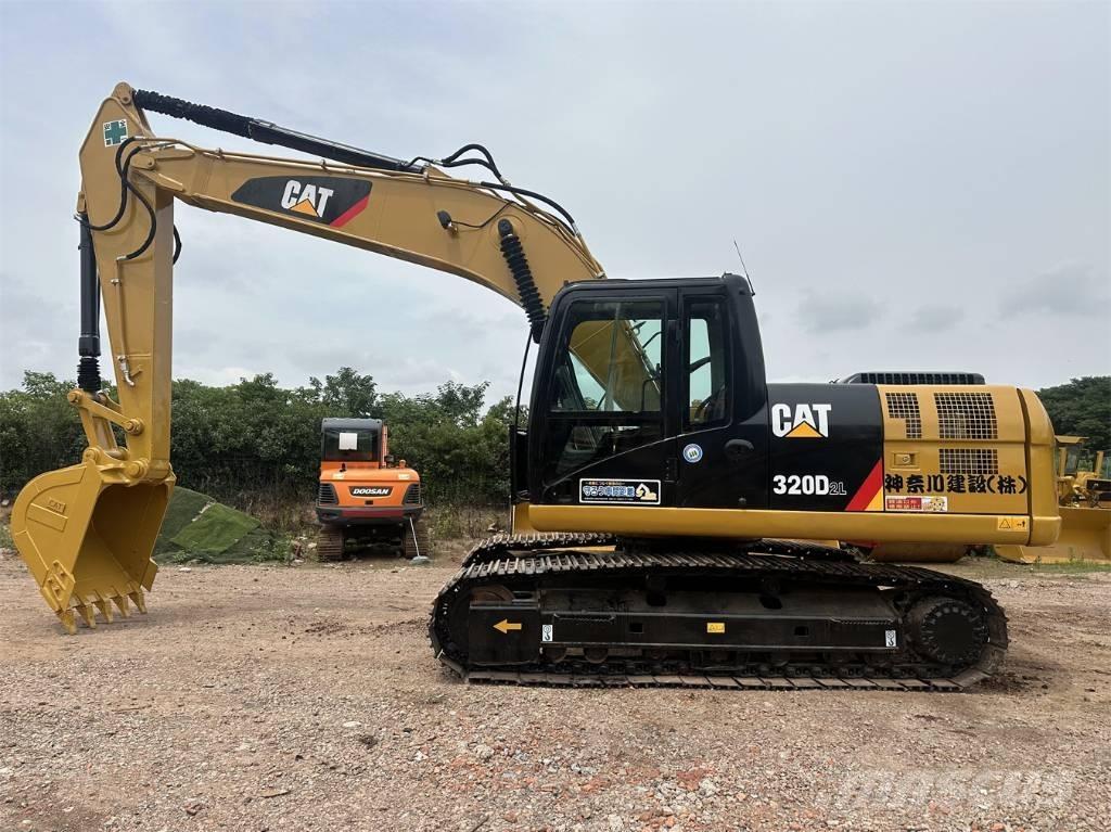 CAT 320 D L Roomikekskavaatorid