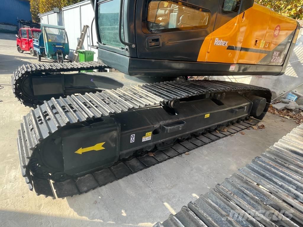 Hyundai HX 220 Roomikekskavaatorid