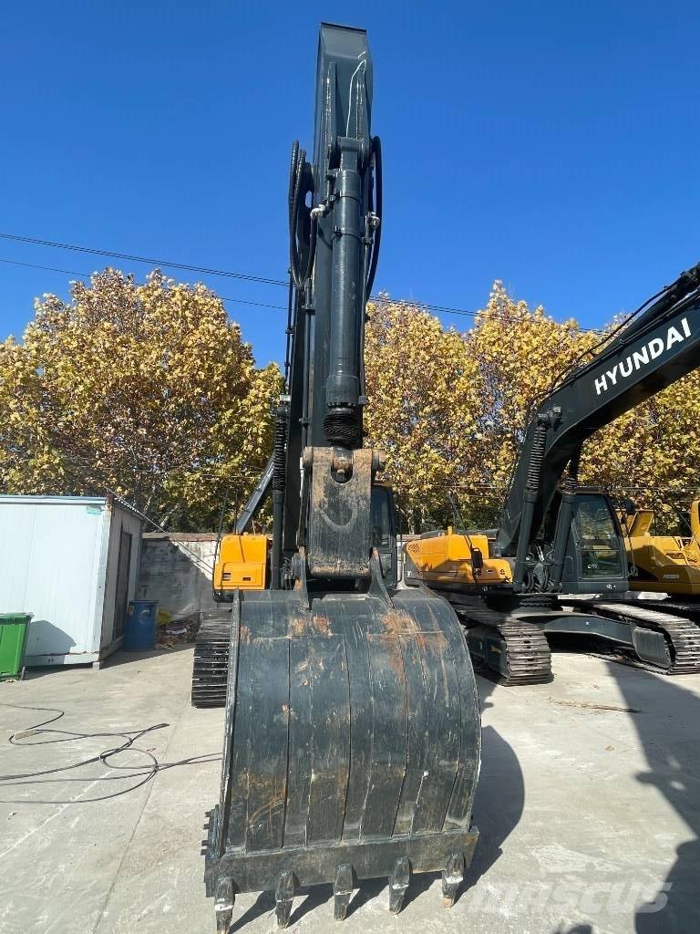 Hyundai HX 220 Roomikekskavaatorid
