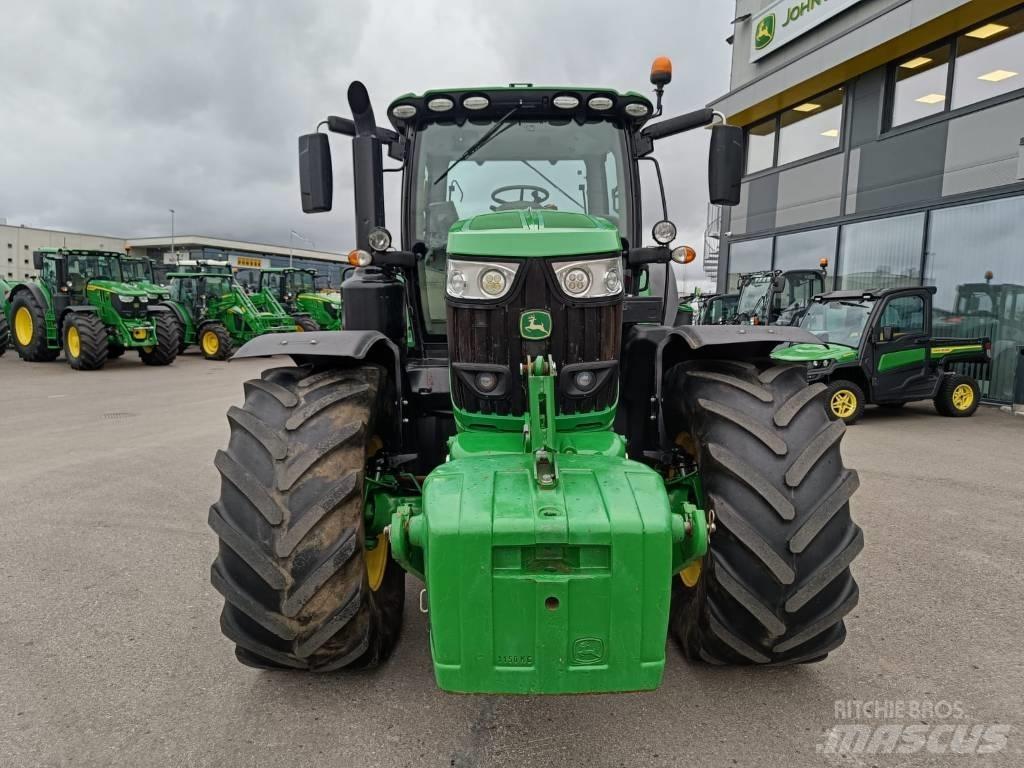 John Deere 6215 R Traktorid