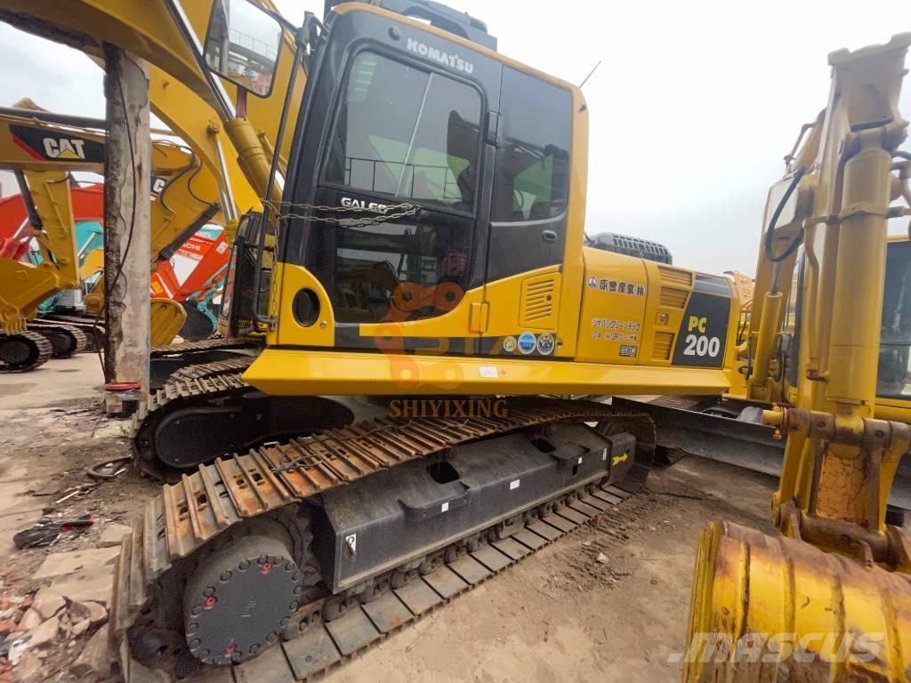 Komatsu PC 200-8 Roomikekskavaatorid