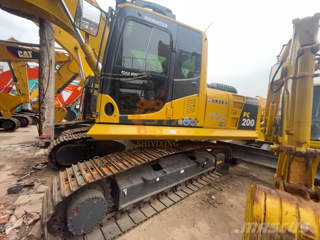 Komatsu PC 200-8 Roomikekskavaatorid