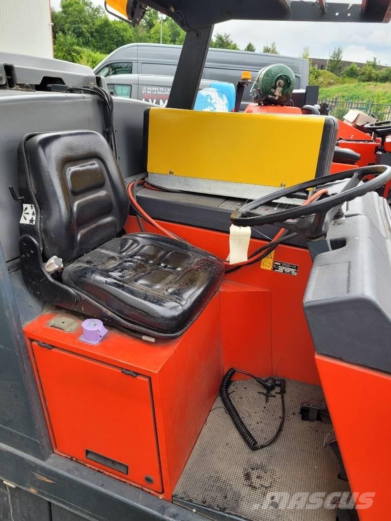 Hako 1500 B Multifunksionaalsed põrandapesumasinad
