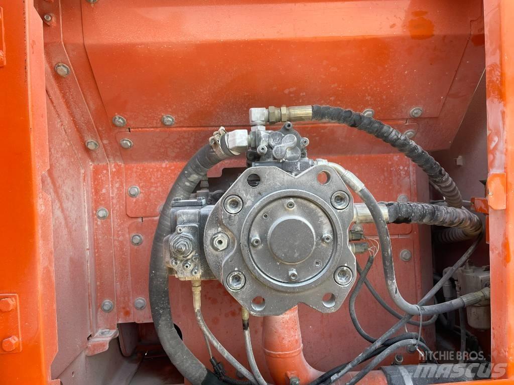 Doosan DX 260 Roomikekskavaatorid