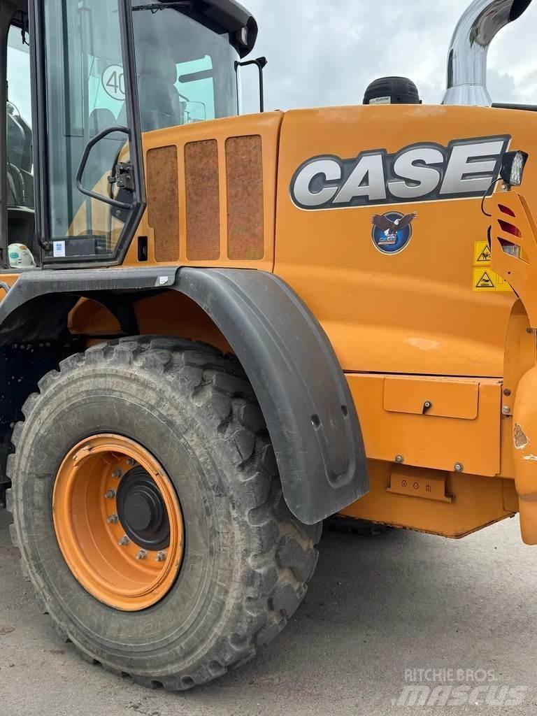 CASE 721F Rataslaadurid