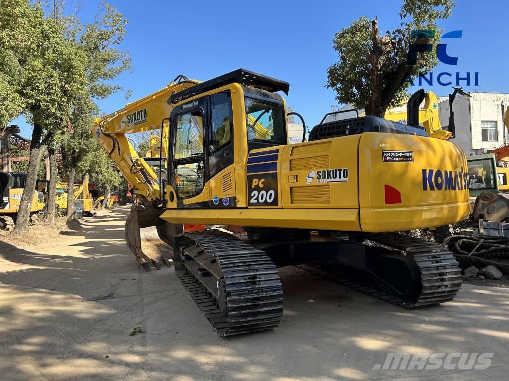 Komatsu PC 200 Roomikekskavaatorid