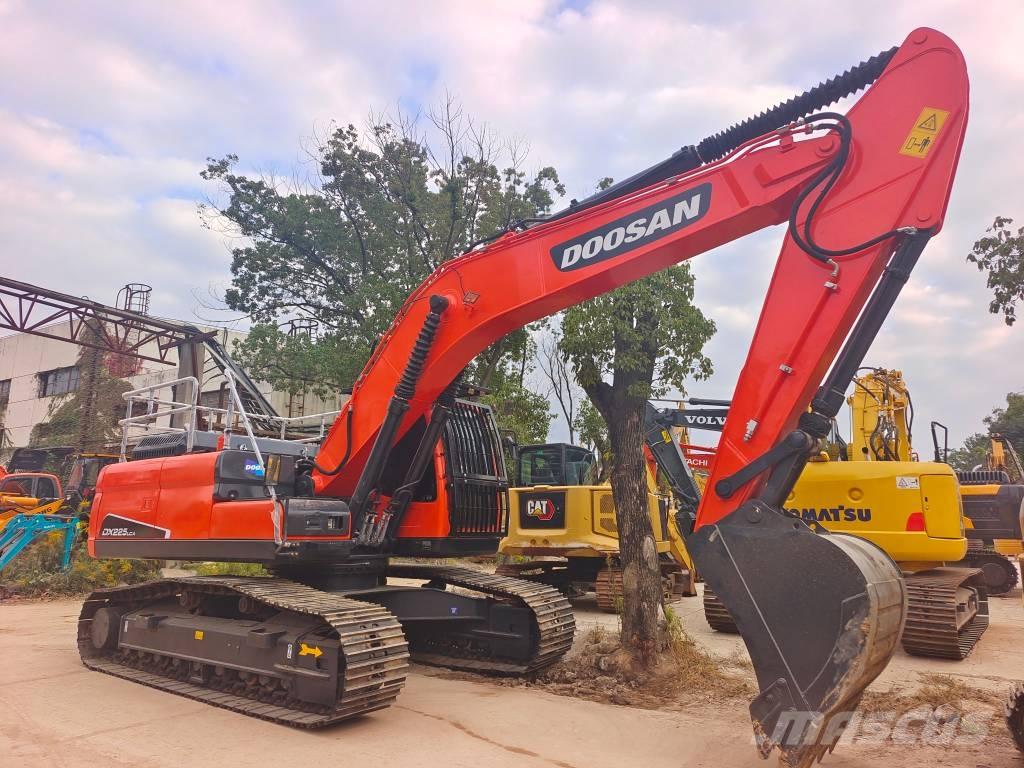 Doosan DX 225 LC-9C Roomikekskavaatorid