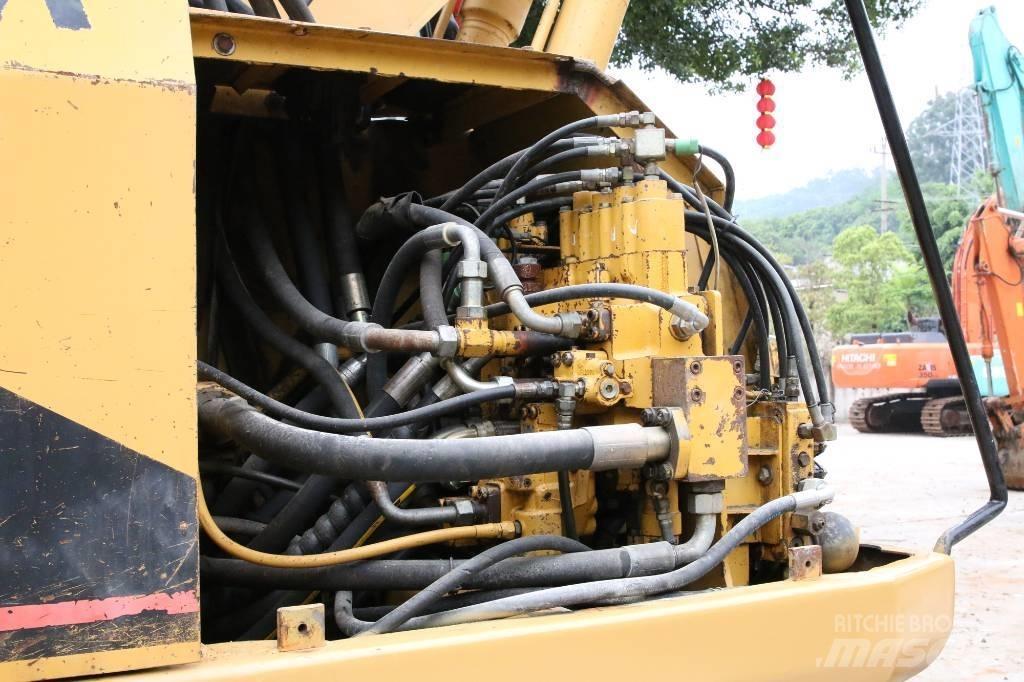 CAT 320BU Roomikekskavaatorid