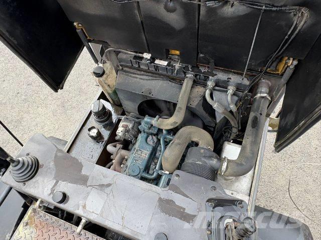 Mecalac TA 3 SH Väikekallurid