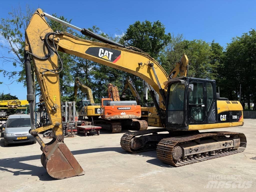 CAT 320 D L Roomikekskavaatorid
