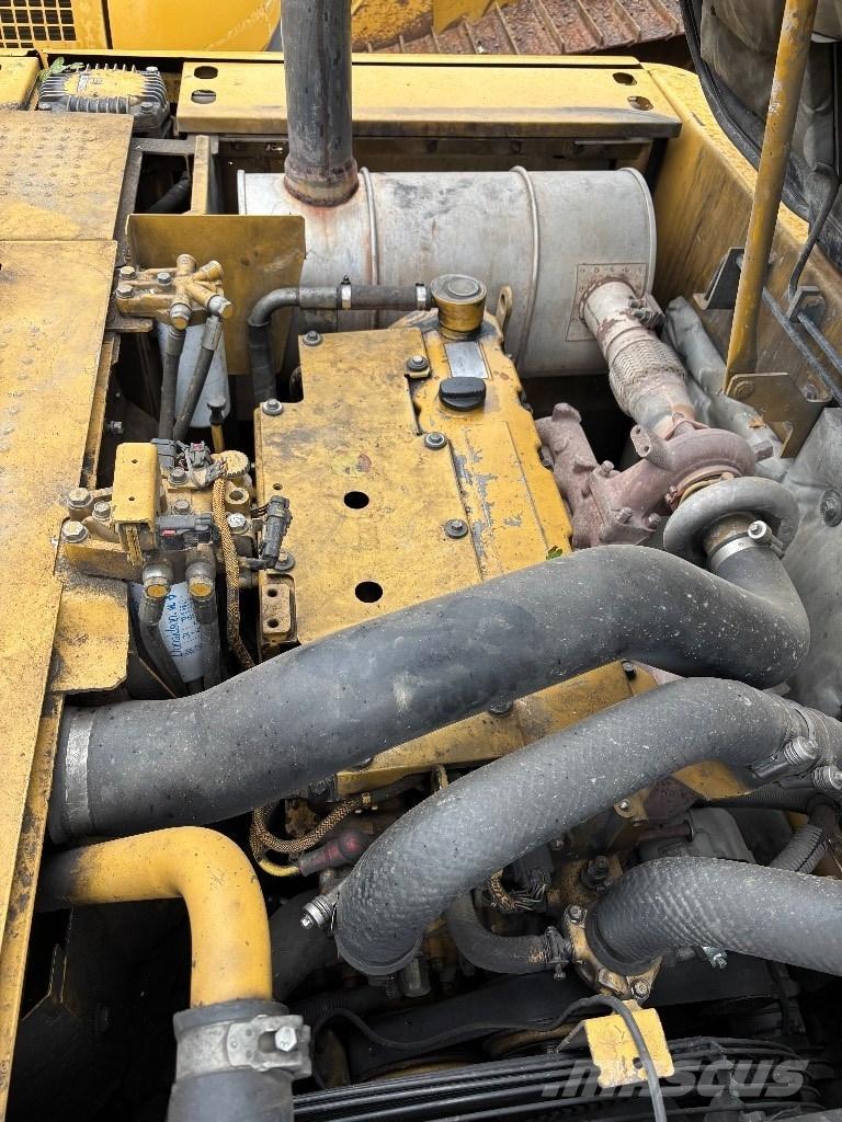 CAT 320 D L Roomikekskavaatorid