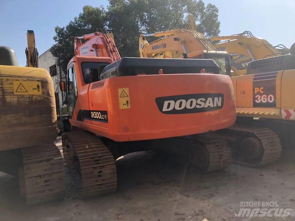 Doosan 225 LC Roomikekskavaatorid