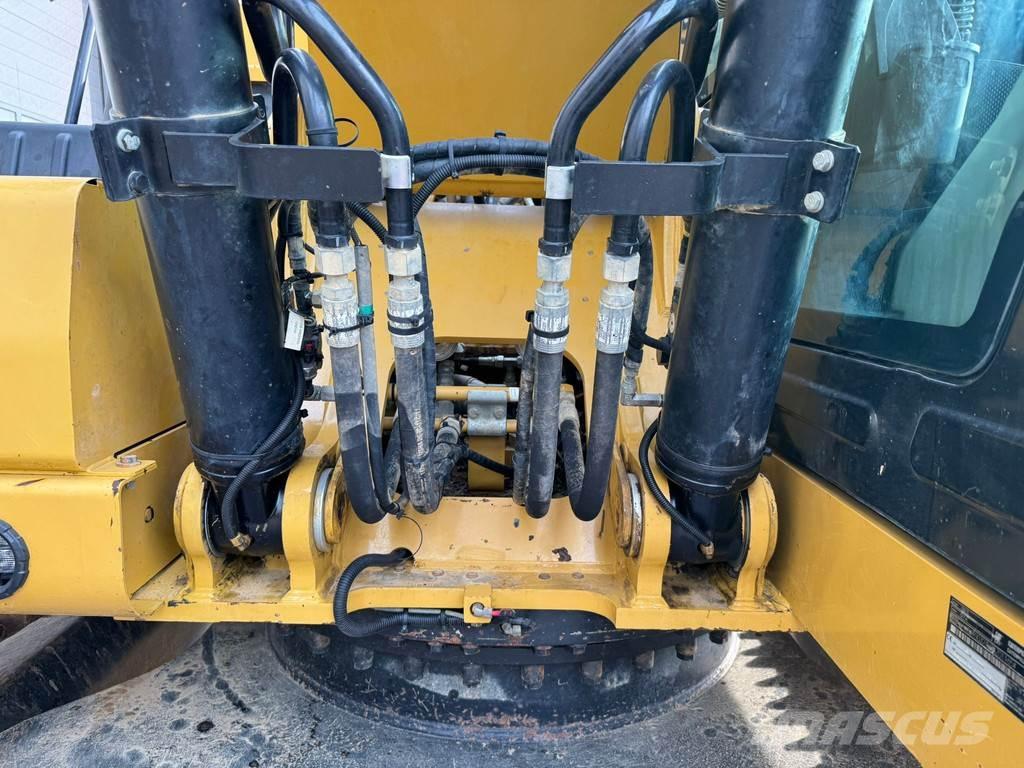 CAT 323 07A Roomikekskavaatorid