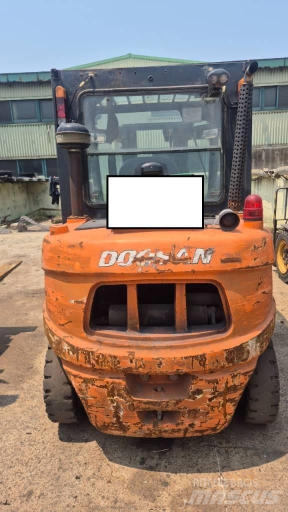 Doosan D 35 C-5 Elektritõstukid