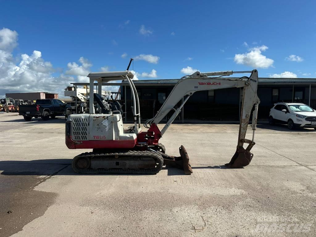 Takeuchi TB 135 Roomikekskavaatorid