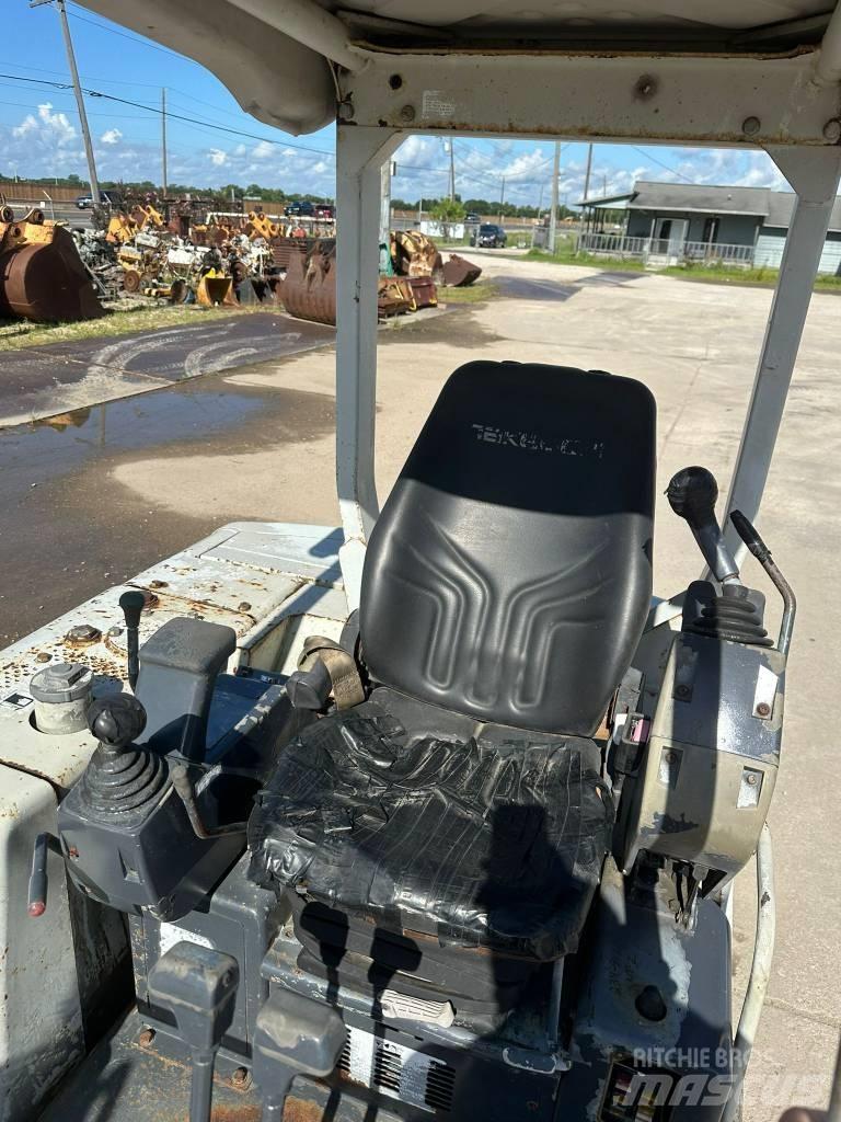 Takeuchi TB 135 Roomikekskavaatorid