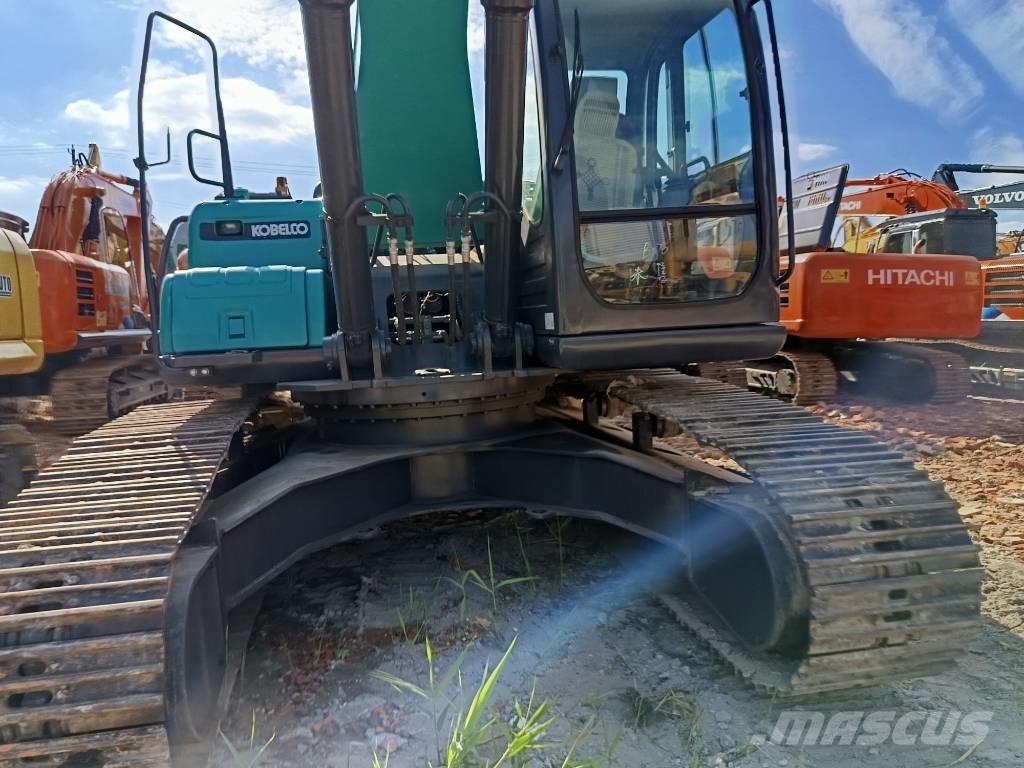 Kobelco SK 210 Roomikekskavaatorid