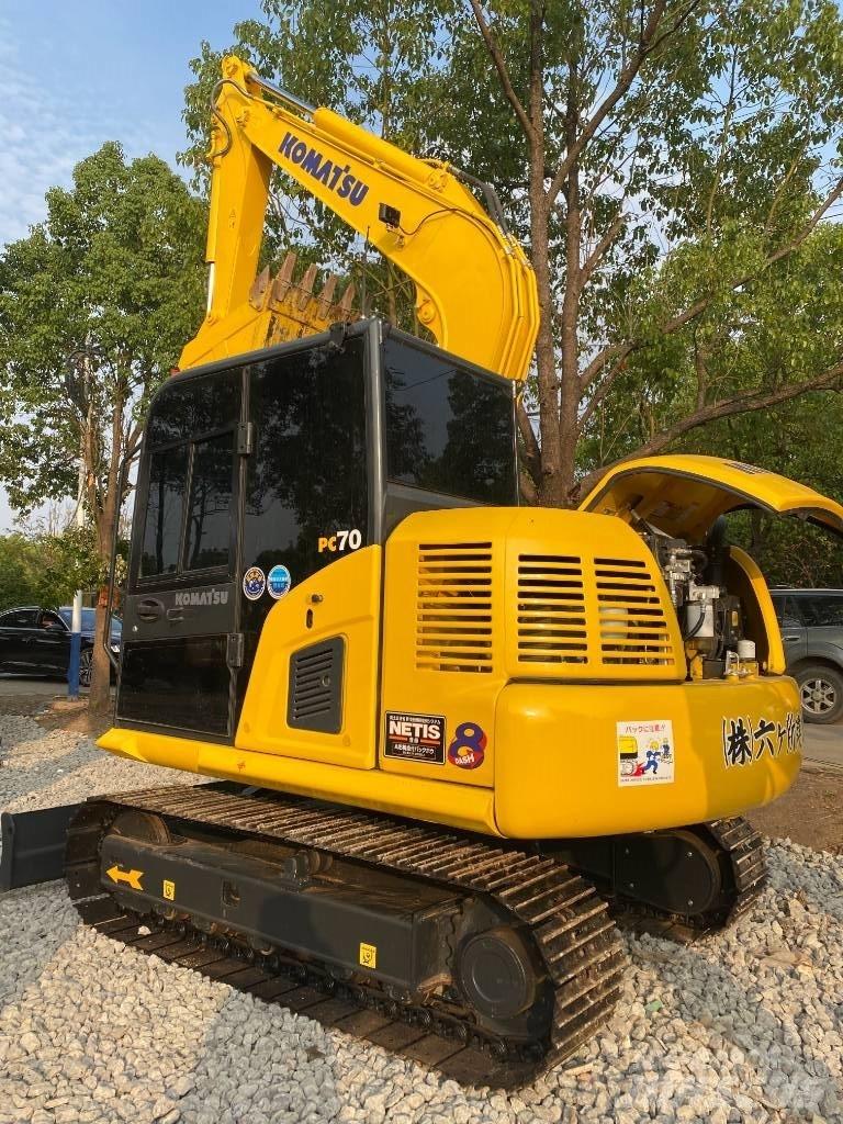 Komatsu 70-8 Roomikekskavaatorid