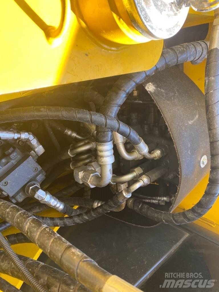 Komatsu 70-8 Roomikekskavaatorid