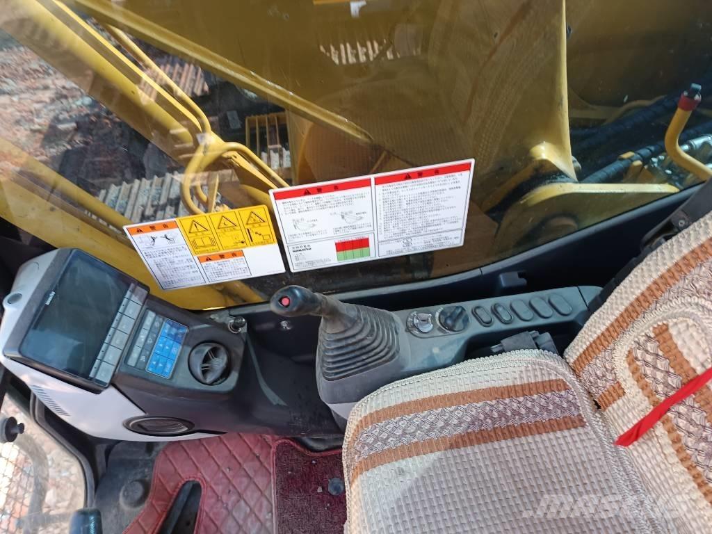 Komatsu PC 200 Roomikekskavaatorid