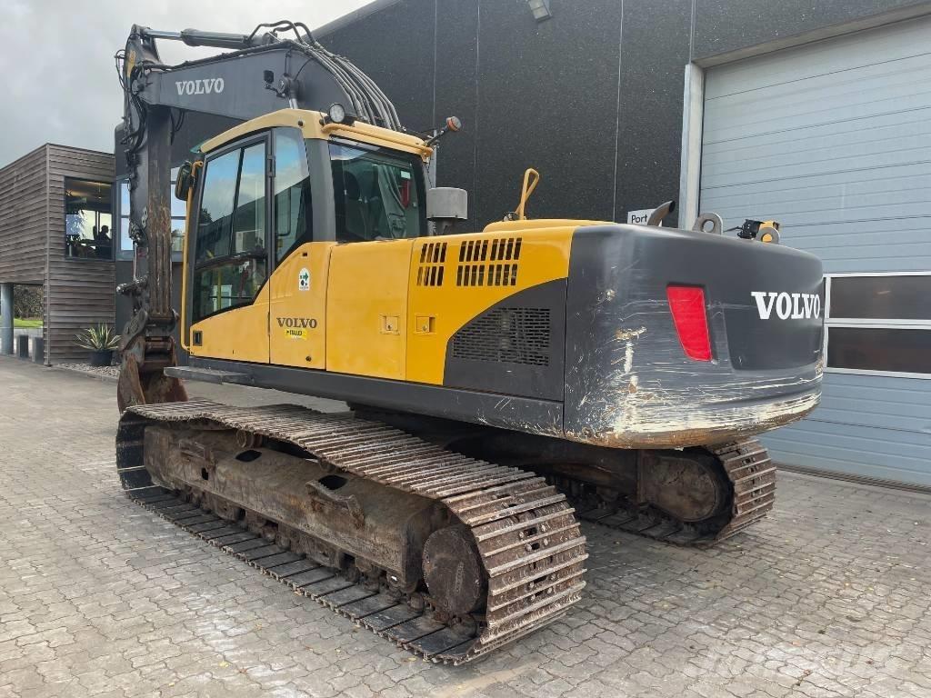 Volvo EC210CL Roomikekskavaatorid